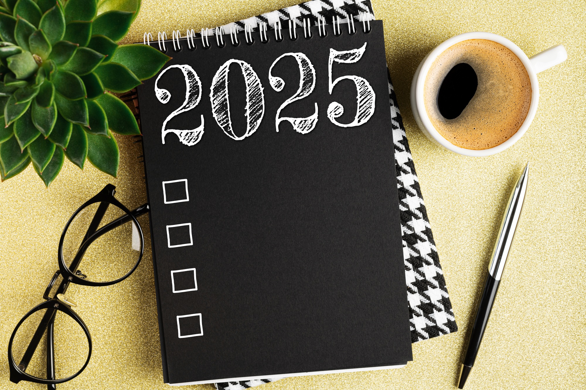 New year resolutions 2025 on desk for Local SEO.